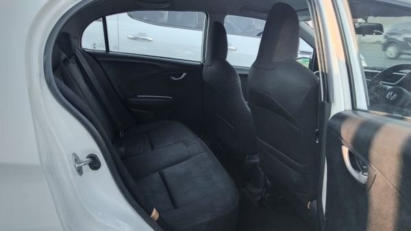 2016-Honda-Brio-12-Comfort-Auto image:7