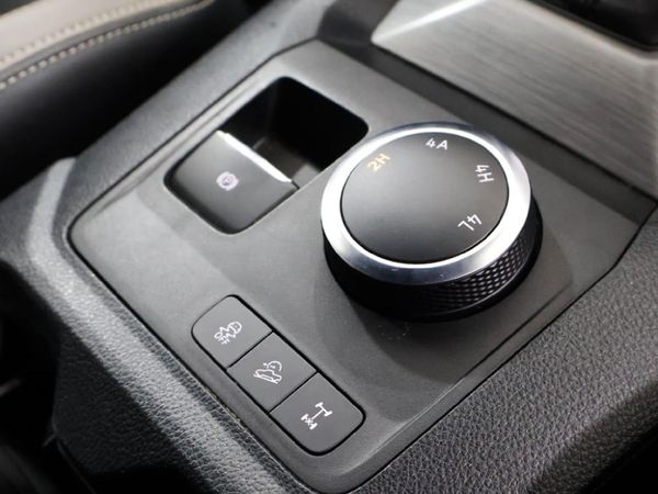 2024-Volkswagen-Amarok-30-TDI-V6-184kW-4Motion-Aventura-Auto-Double-Cab image:11