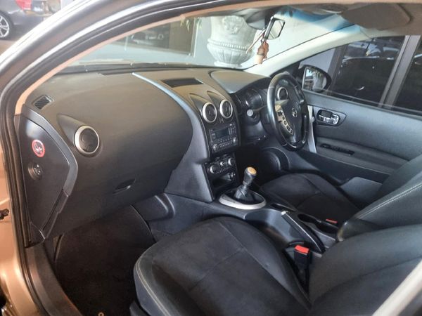 2014-Nissan-Qashqai-20-Acenta image:9