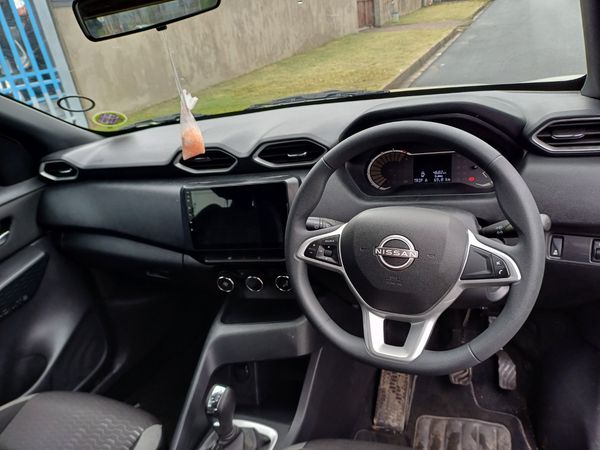 2025-Nissan-Magnite-10T-ACENTA-AUTO image:7