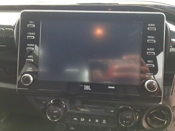 2024-Toyota-Hilux-28-GD-6-RB-Legend-4x4-Double-Cab-Auto-mHev image:11