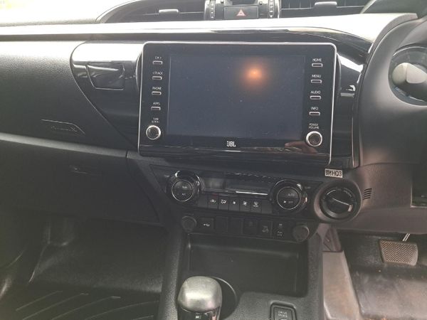 2024-Toyota-Hilux-28-GD-6-RB-Legend-4x4-Double-Cab-Auto-mHev image:12