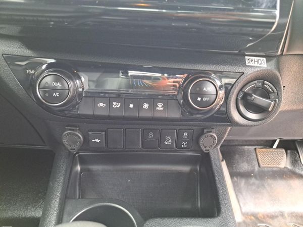 2024-Toyota-Hilux-28-GD-6-RB-Legend-4x4-Double-Cab-Auto-mHev image:13