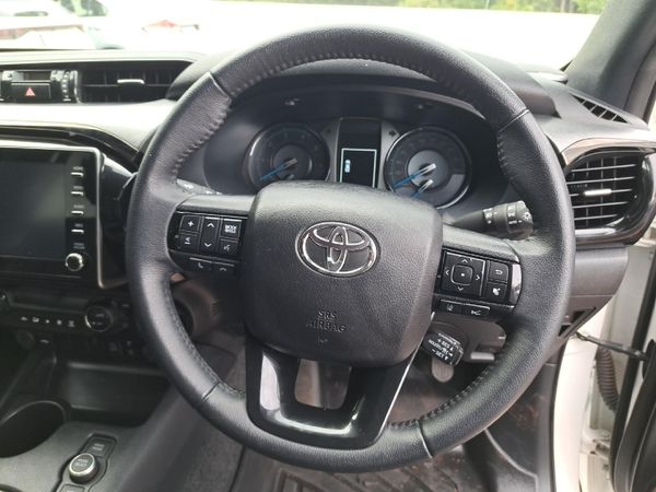 2024-Toyota-Hilux-28-GD-6-RB-Legend-4x4-Double-Cab-Auto-mHev image:7