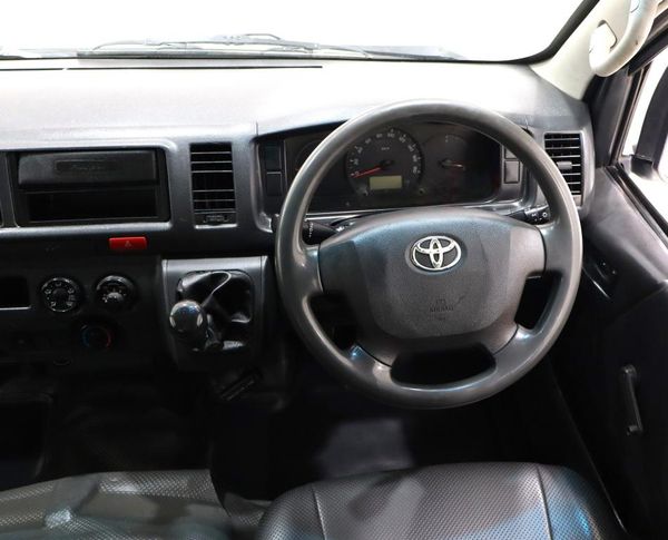 2023-Toyota-Quantum-25-D-4D-Sesfikile-16-seat image:11