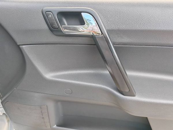 2014-Volkswagen-Polo-Vivo-GP-16-Maxx-5-dr image:11