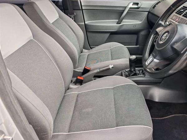2014-Volkswagen-Polo-Vivo-GP-16-Maxx-5-dr image:6