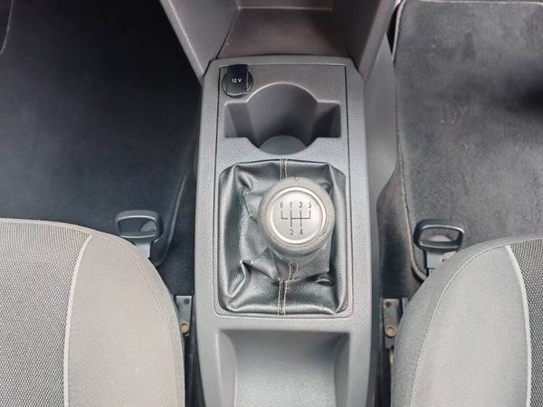 2014-Volkswagen-Polo-Vivo-GP-16-Maxx-5-dr image:8