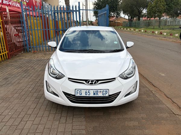 2016-Hyundai-Elantra-16-Premium image:4