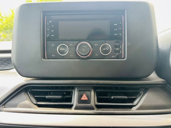 2025-Suzuki-Swift-12-GL image:14