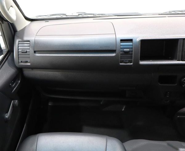 2016-Toyota-Quantum-27-Sesfikile-16-seat image:10