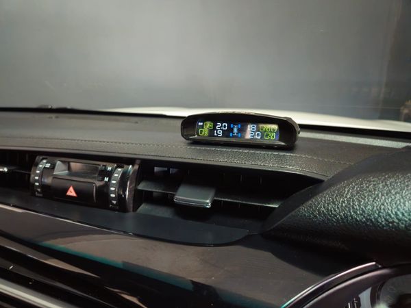 2019-Toyota-Hilux-28-GD-6-Raised-Body-Auto-Raider-Double-Cab image:7