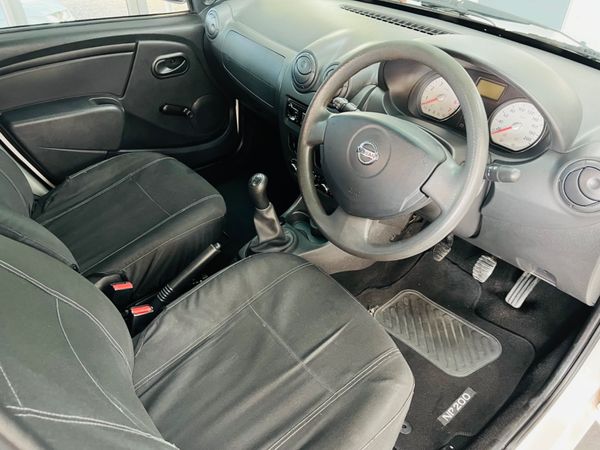 2023-Nissan-NP200-16-AC-Safety-Pack image:9