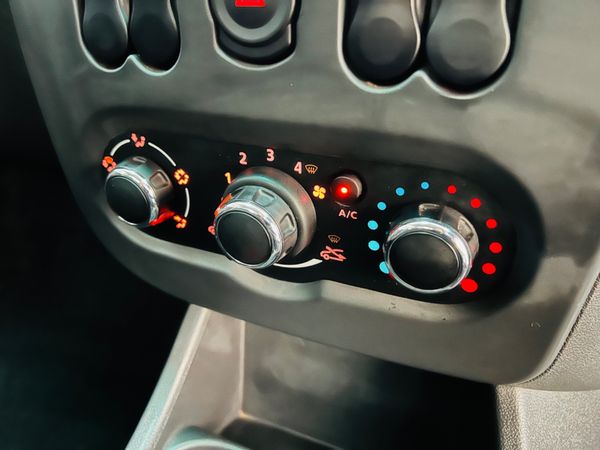 2023-Nissan-NP200-16-AC-Safety-Pack image:17