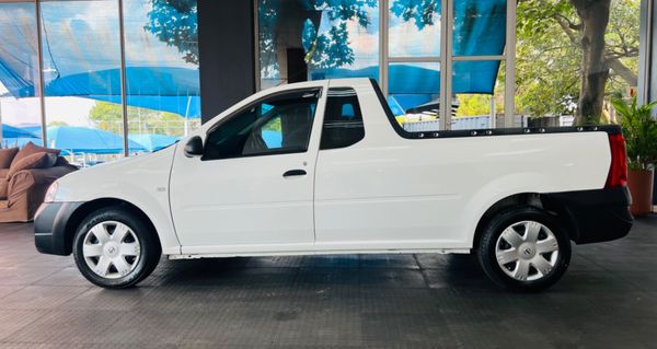 2023-Nissan-NP200-16-AC-Safety-Pack image:4