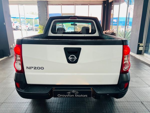 2023-Nissan-NP200-16-AC-Safety-Pack image:6