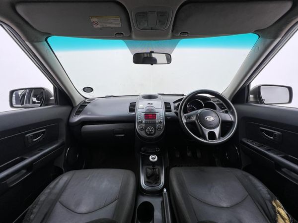 2010-Kia-Soul-16-High image:10