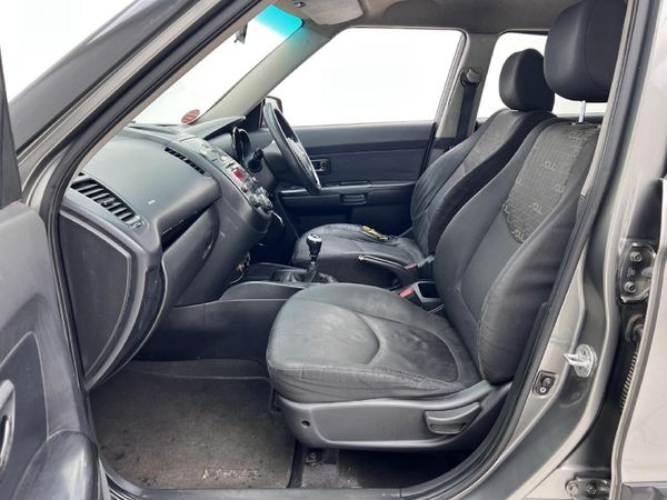 2010-Kia-Soul-16-High image:6