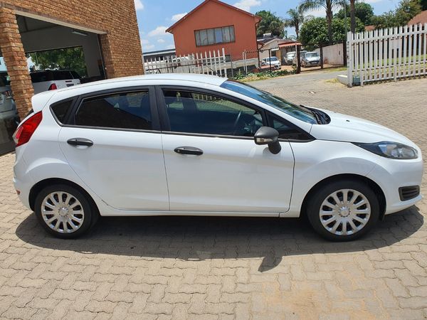 2017-Ford-Fiesta-14-Ambiente-5-dr image:2
