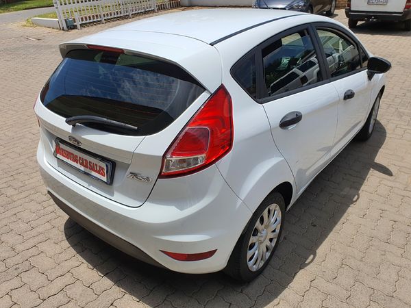 2017-Ford-Fiesta-14-Ambiente-5-dr image:4