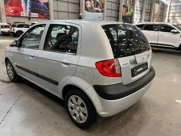 2010-Hyundai-Getz-14 image:4