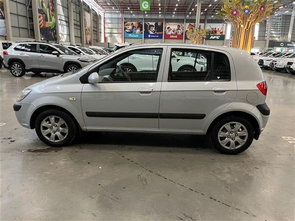2010-Hyundai-Getz-14 image:5