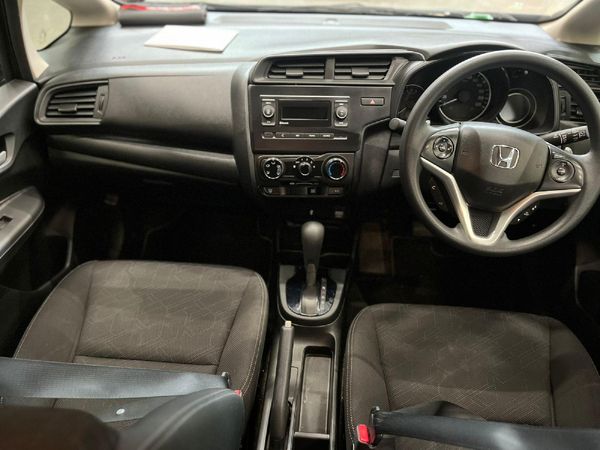2019-Honda-Jazz-15-Elegance-Auto image:9