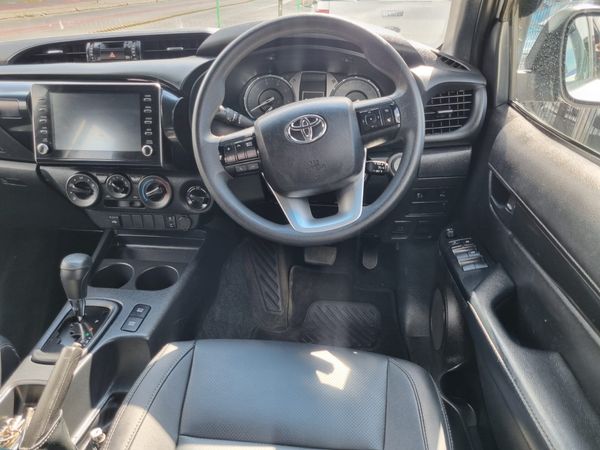 2024-Toyota-Hilux-24-GD-6-SRX-4x4-Auto-Double-Cab image:4