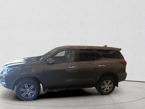 2023-Toyota-Fortuner-24-GD-6-Raised-Body-Auto image:5