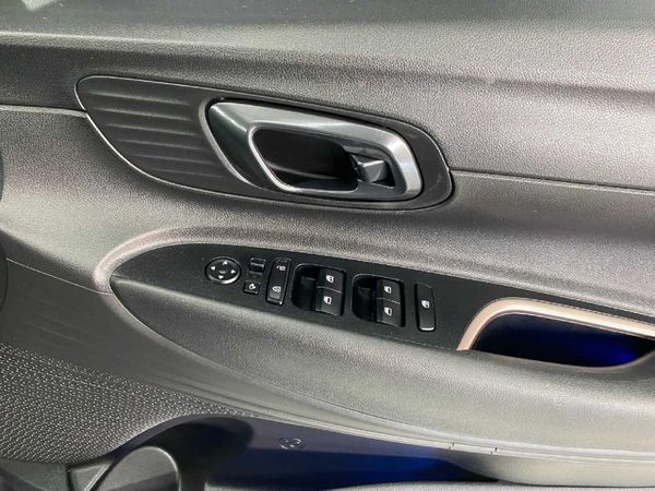 2024-Hyundai-i20-12-Fluid image:12