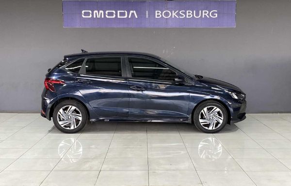 2024-Hyundai-i20-12-Fluid image:3