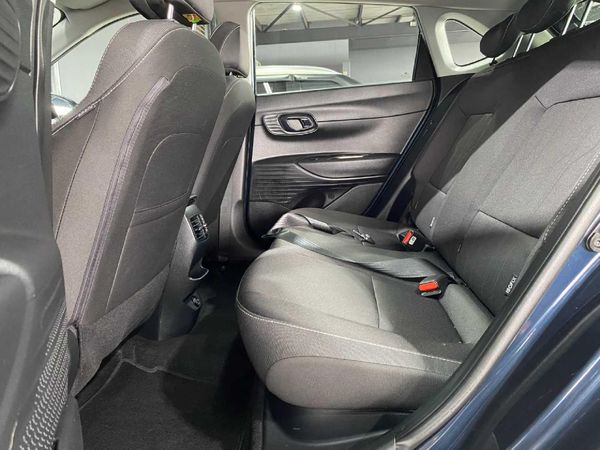 2024-Hyundai-i20-12-Fluid image:8