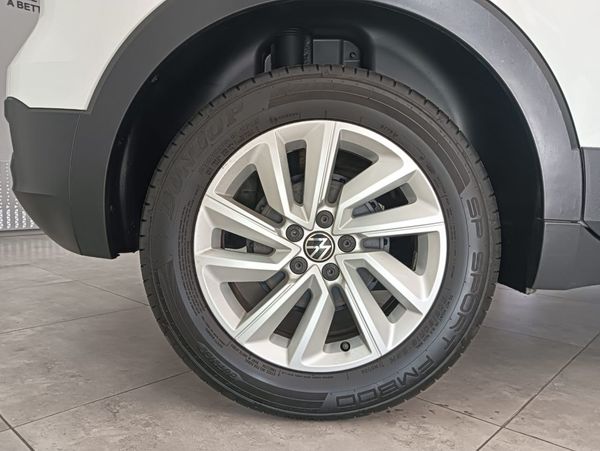 2020-Volkswagen-T-Cross-10-TSI-Comfortline image:9