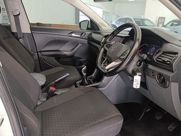 2020-Volkswagen-T-Cross-10-TSI-Comfortline image:10