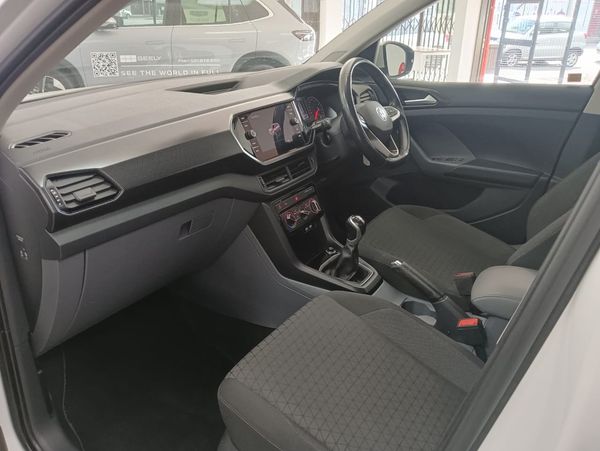 2020-Volkswagen-T-Cross-10-TSI-Comfortline image:11