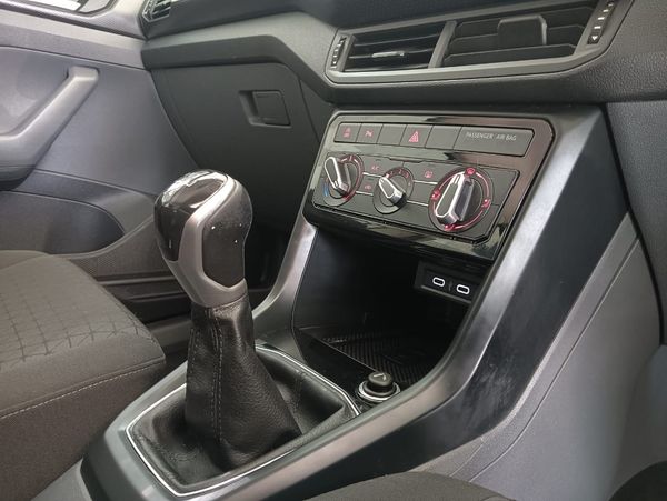 2020-Volkswagen-T-Cross-10-TSI-Comfortline image:14