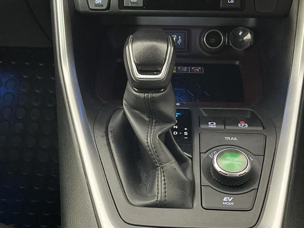 2023-Toyota-RAV4-25-VX-Hybrid-CVT-E-Four image:10