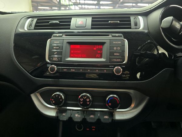 2017-Kia-Rio-14-Sedan-Auto image:9