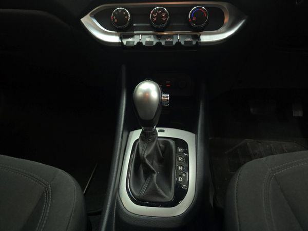 2017-Kia-Rio-14-Sedan-Auto image:10