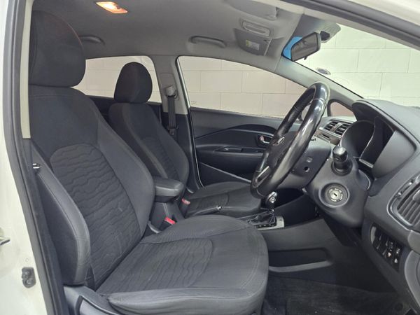 2017-Kia-Rio-14-Sedan-Auto image:12
