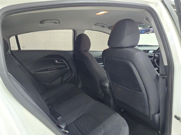 2017-Kia-Rio-14-Sedan-Auto image:18