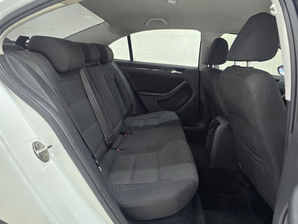 2017-Volkswagen-Jetta-GP-16-TDI-Comfortline-Auto image:17
