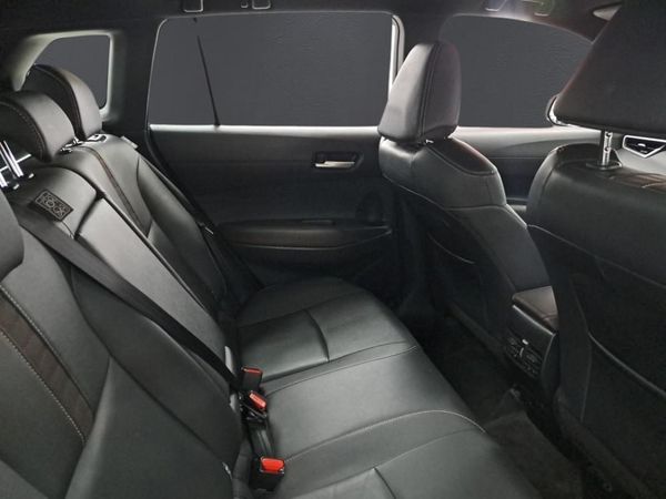 2025-Toyota-Corolla-Cross-18-XS image:11