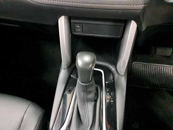 2025-Toyota-Corolla-Cross-18-XS image:18