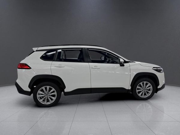 2025-Toyota-Corolla-Cross-18-XS image:7