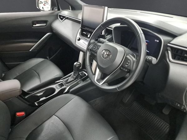2025-Toyota-Corolla-Cross-18-XS image:8