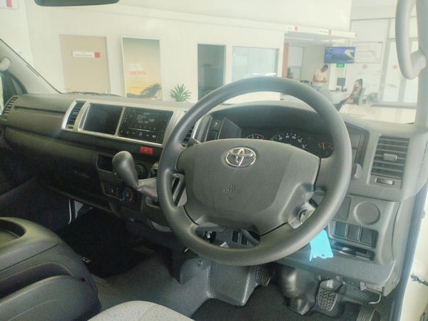2026-Toyota-Quantum-25-D-4D-14-seat image:4