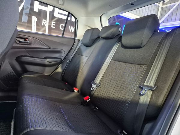 2026-Suzuki-Swift-12-GL image:25