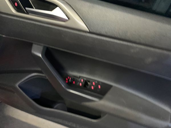 2020-Volkswagen-Polo-10-TSI-Comfortline image:11