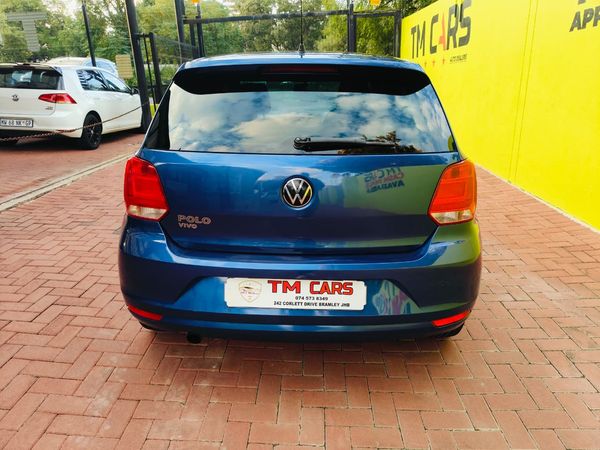 2022-Volkswagen-Polo-Vivo-14-Comfortline-5-dr image:8
